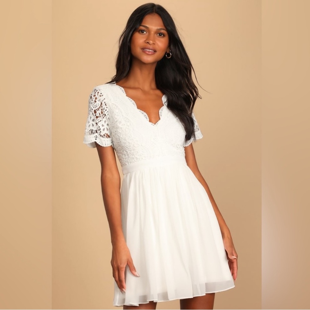 🍒 Lulus White Lace V-Neck Short Sleeve Dress